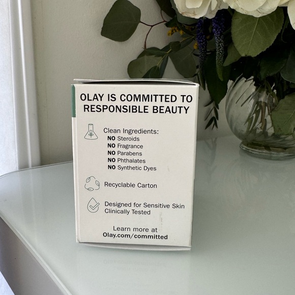 Olay Sensitive Soothing Moisturizer Colloidal Oatmeal - Picture 10 of 13